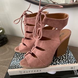 So CUTE! Qupid size 7.5, Rose pink suede, tie up, open toe booties!